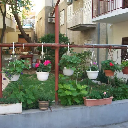 Niki Pensión Makarska