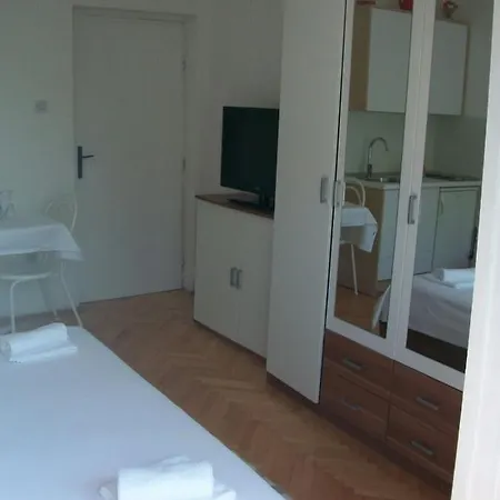 Niki Guest house